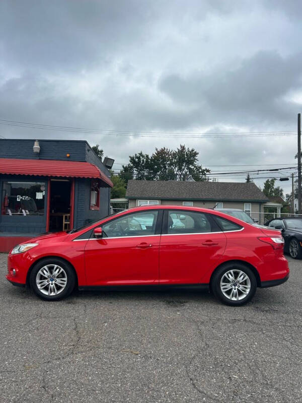 2012 Ford Focus SEL photo 7