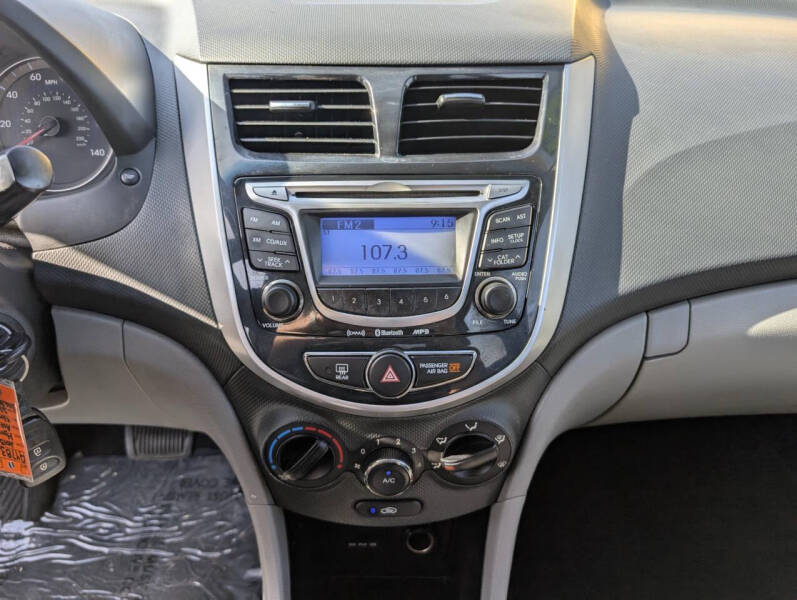 2013 Hyundai Accent GLS
