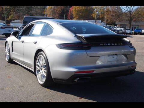 2018 Porsche Panamera 4