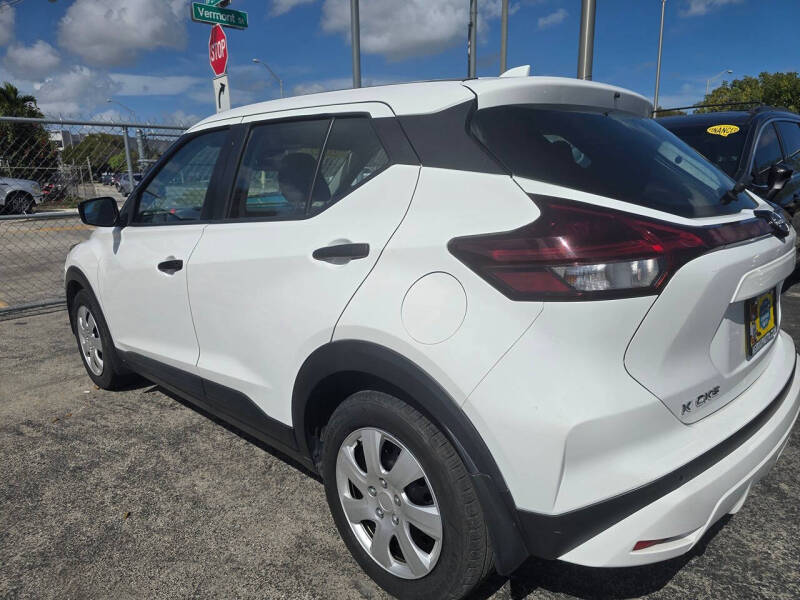 2022 Nissan Kicks S