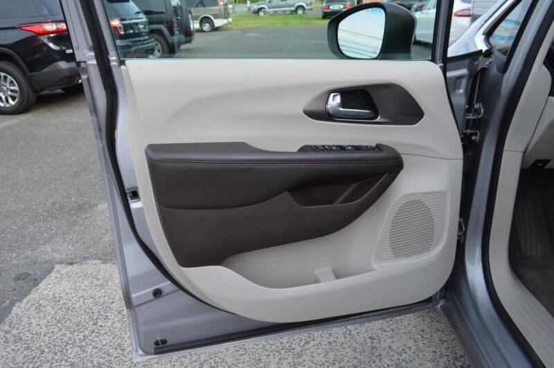 2017 Chrysler Pacifica LX