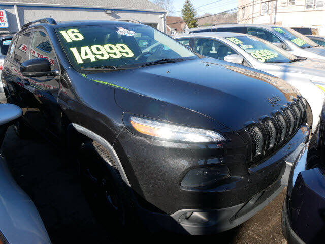 2016 Jeep Cherokee for sale at M & R Auto Sales INC. in North Plainfield NJ