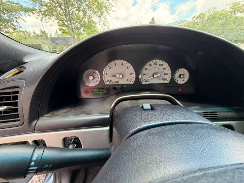2005 Ford Thunderbird Deluxe