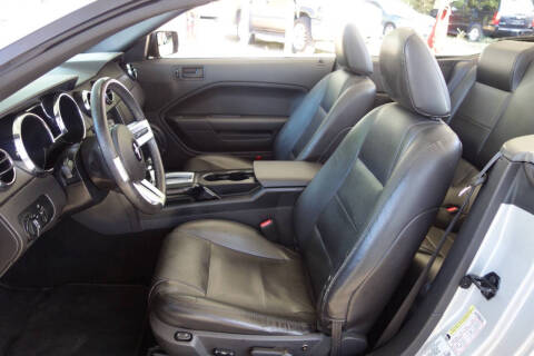 2005 Ford Mustang V6 Deluxe