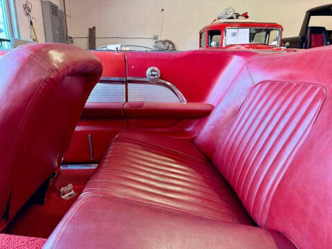 1962 Ford Thunderbird