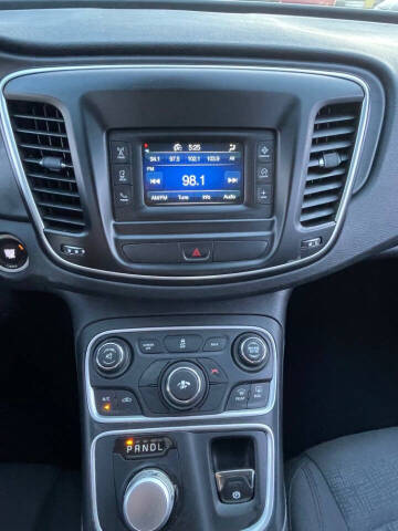 2016 Chrysler 200 Limited