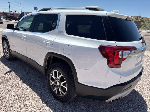 2023 GMC Acadia SLT