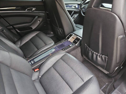 2014 Porsche Panamera 4