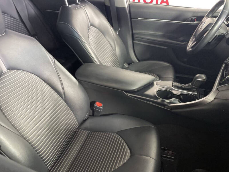 2018 Toyota Camry SE