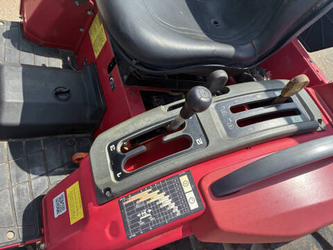 2016 Mahindra 1526
