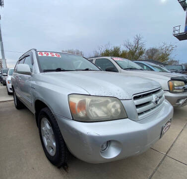 2006 Toyota Highlander for sale at TOWN & COUNTRY MOTORS in Des Moines IA