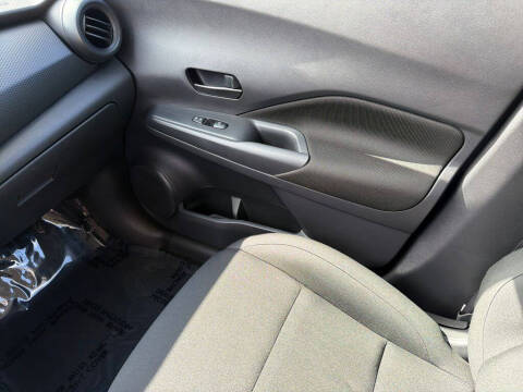 2024 Nissan Kicks S