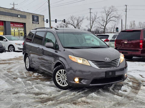 2012 Toyota Sienna XLE 8-Passenger
