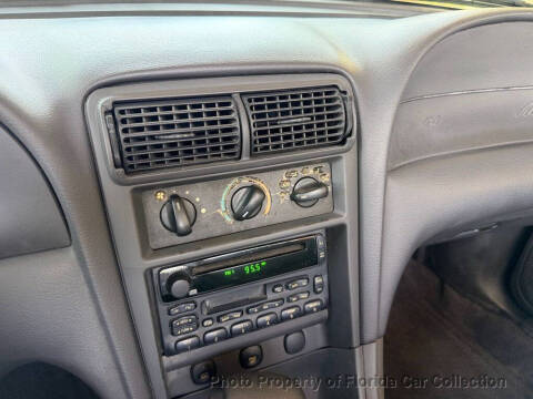 2002 Ford Mustang Deluxe