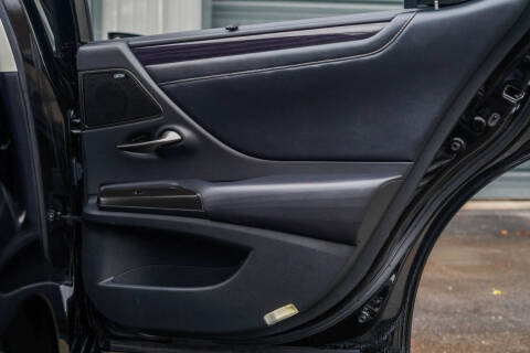 2020 Lexus ES 300h Ultra Luxury