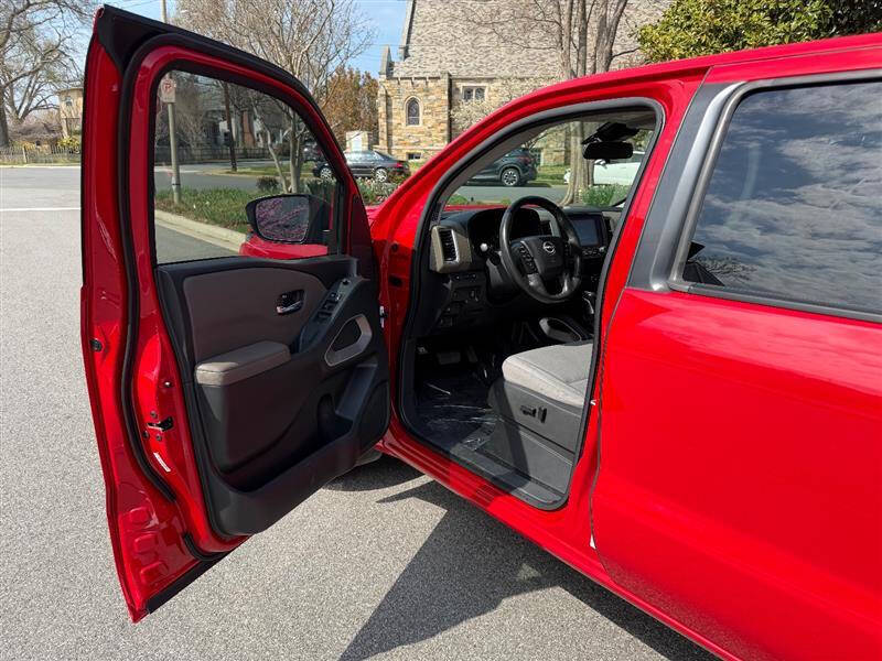 2022 Nissan Frontier SV