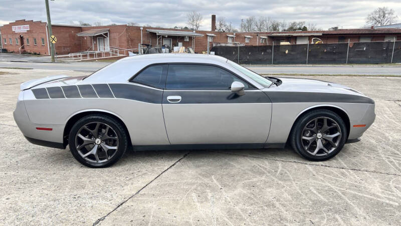 2018 Dodge Challenger SXT Plus