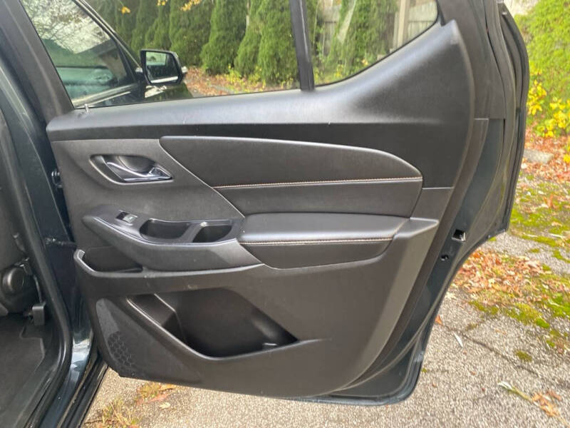 2018 Chevrolet Traverse LT Cloth