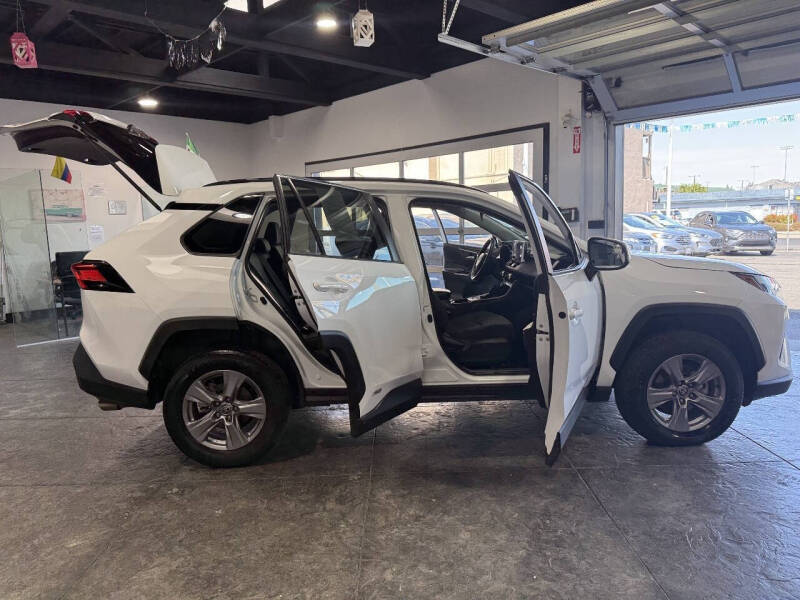 2023 Toyota RAV4 Hybrid XLE