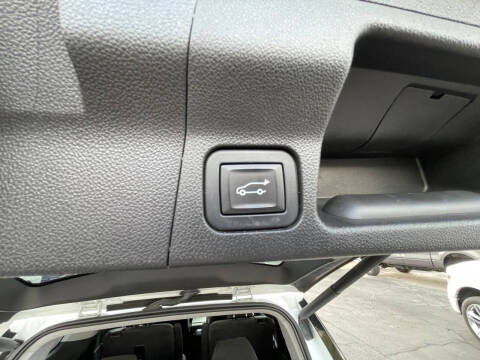 2017 GMC Acadia SLE-2