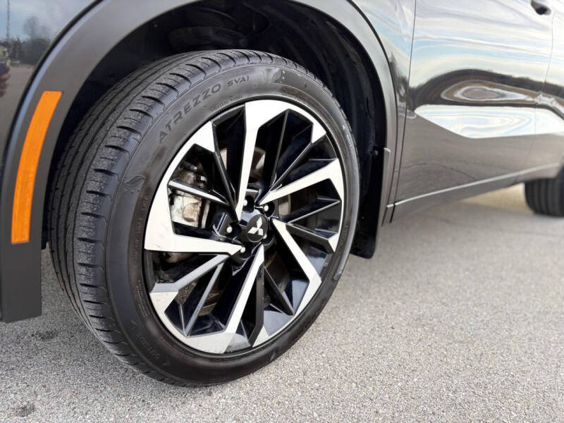 2023 Mitsubishi Outlander SE