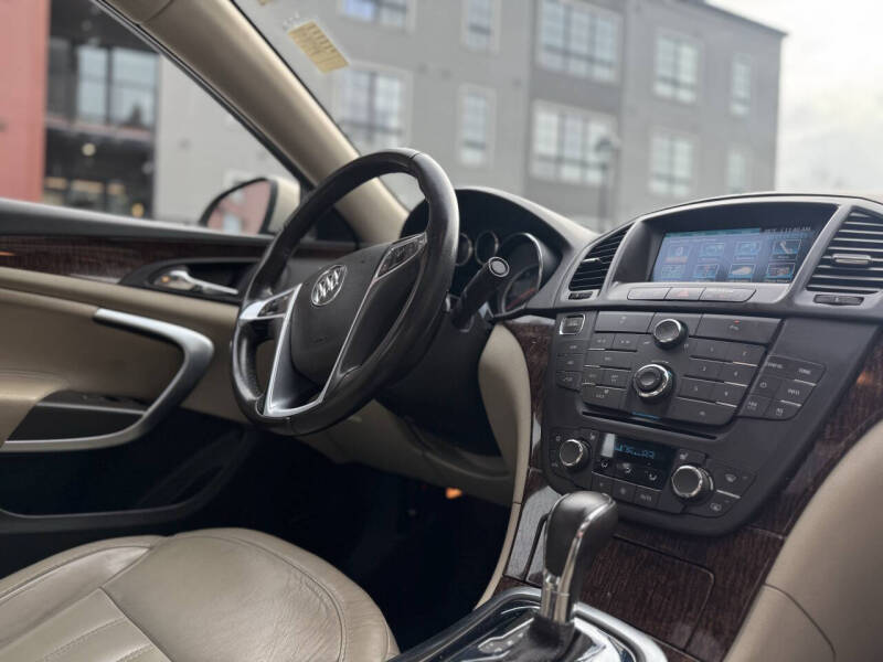 2012 Buick Regal Premium 2