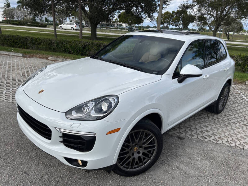 2017 Porsche Cayenne Platinum Edition
