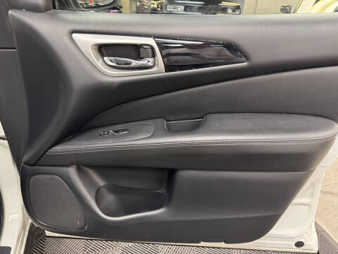 2019 Nissan Pathfinder S