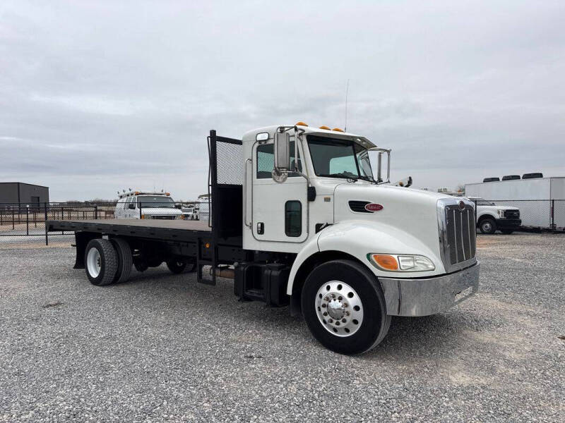 2009 Peterbilt 330