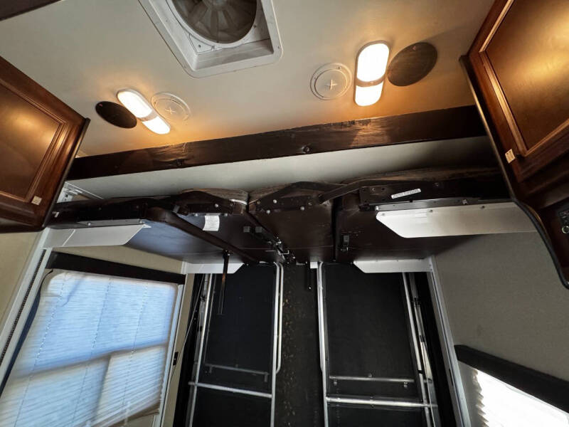 2014 Keystone RV Voltage