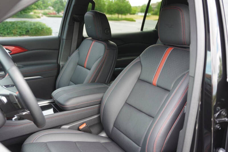 2025 Chevrolet Traverse RS