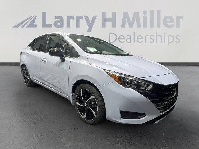 2025 Nissan Versa SR