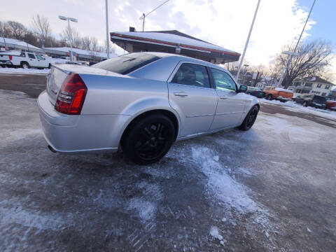 2006 Chrysler 300 for sale at Geareys Auto Sales of Sioux Falls, LLC in Sioux Falls SD