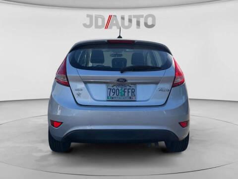 2011 Ford Fiesta SES