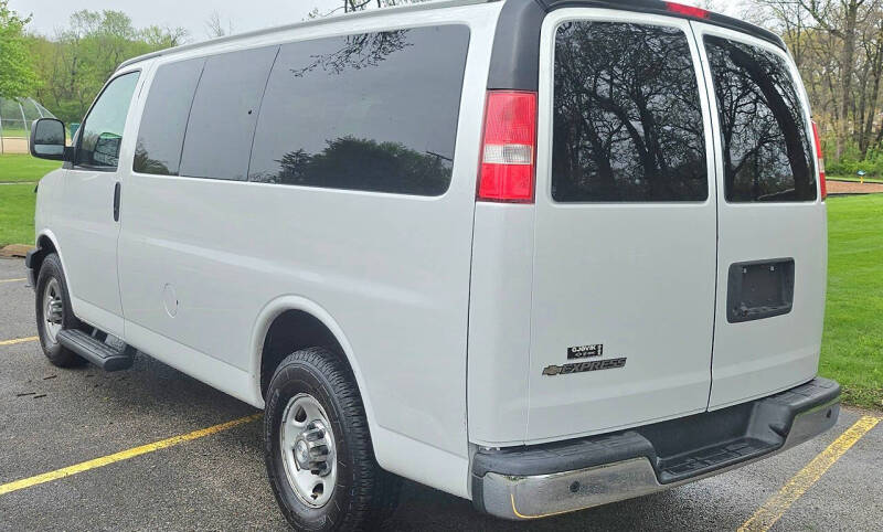 2017 Chevrolet Express LT 2500