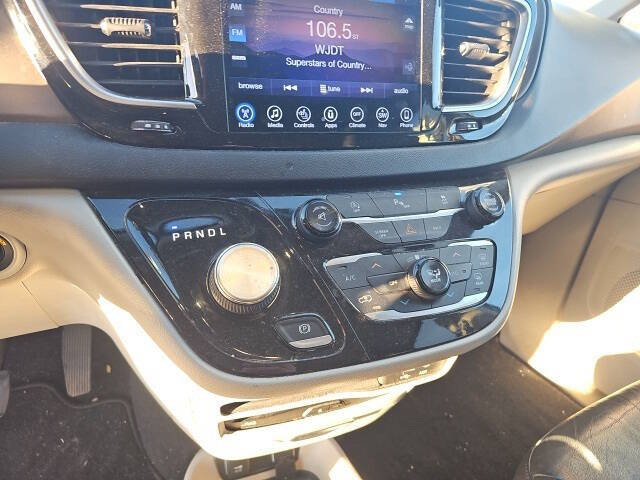 2017 Chrysler Pacifica Touring-L Plus