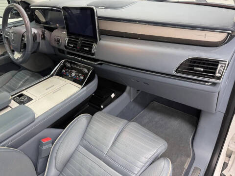 2018 Lincoln Navigator Black Label
