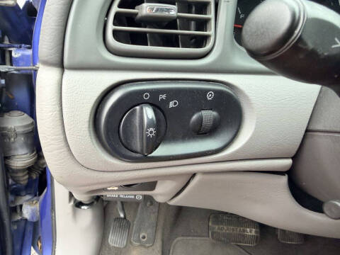 2003 Ford Taurus SE