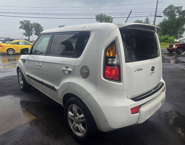 2011 Kia Soul +