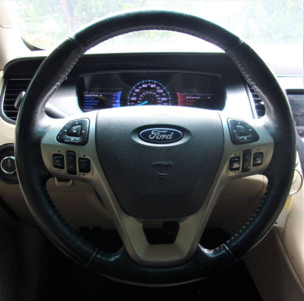 2014 Ford Taurus SEL