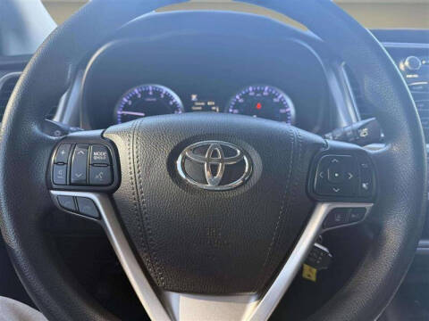 2018 Toyota Highlander LE