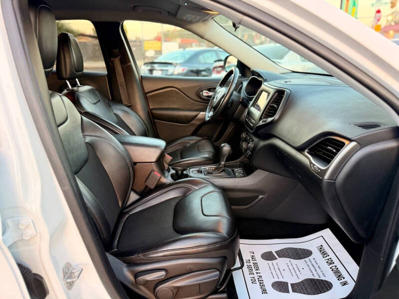 2019 Jeep Cherokee Latitude Plus