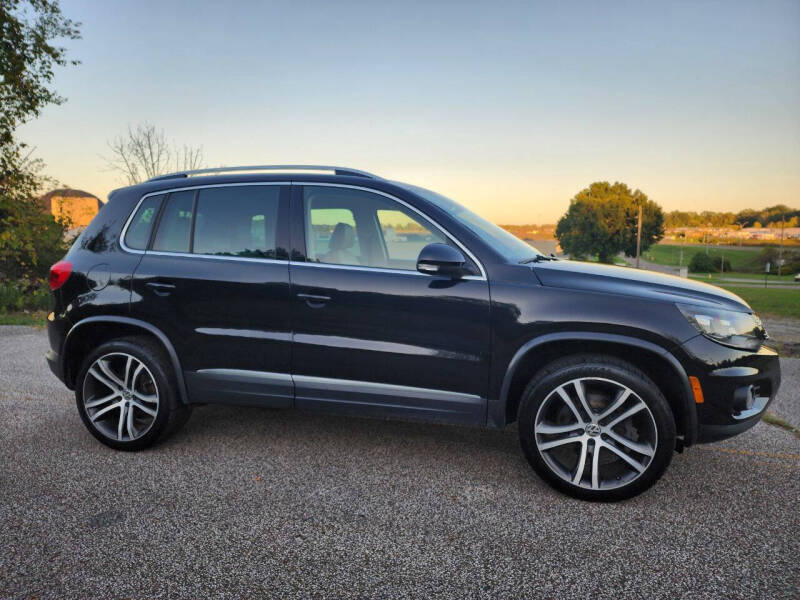 2017 Volkswagen Tiguan SEL photo 6