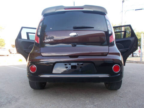 2017 Kia Soul +