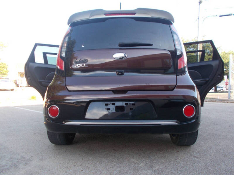 2017 Kia Soul +