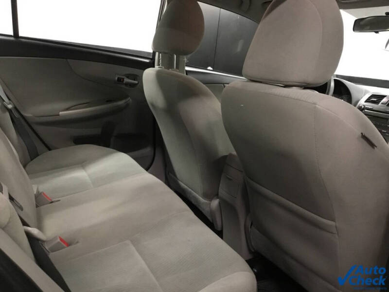 2011 Toyota Corolla LE