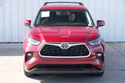 2022 Toyota Highlander LE