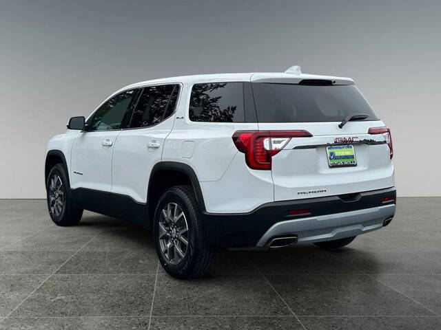 2022 GMC Acadia SLE