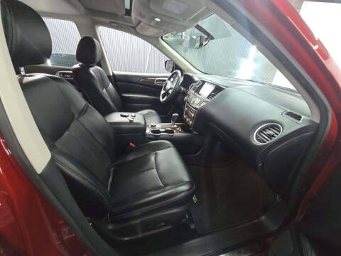 2017 Nissan Pathfinder Platinum