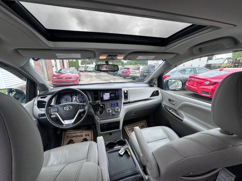 2017 Toyota Sienna